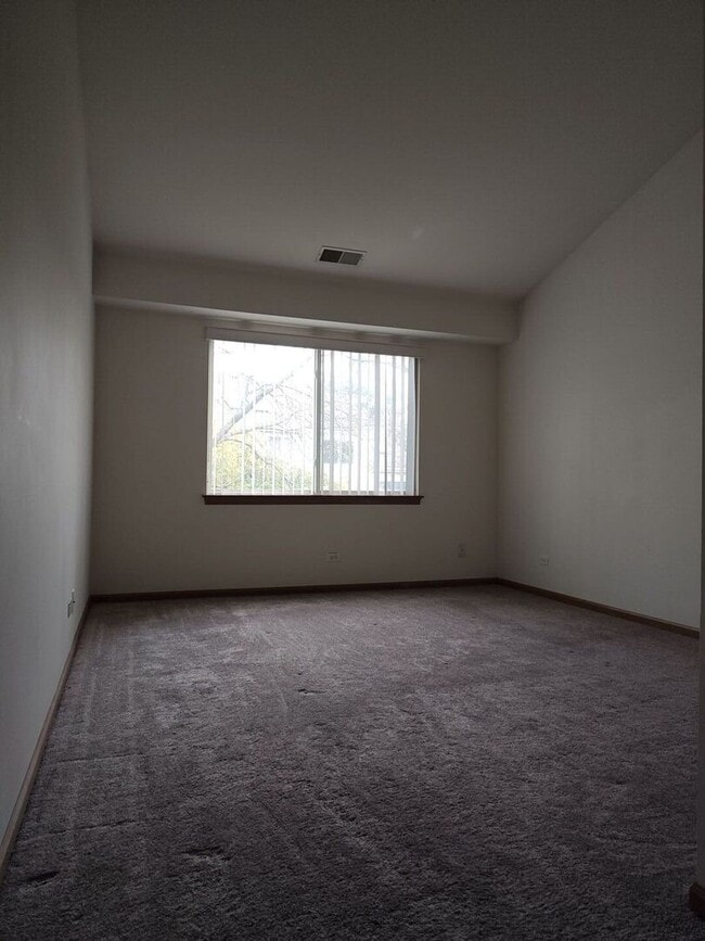 Building Photo - 283 Camel Bend Ct