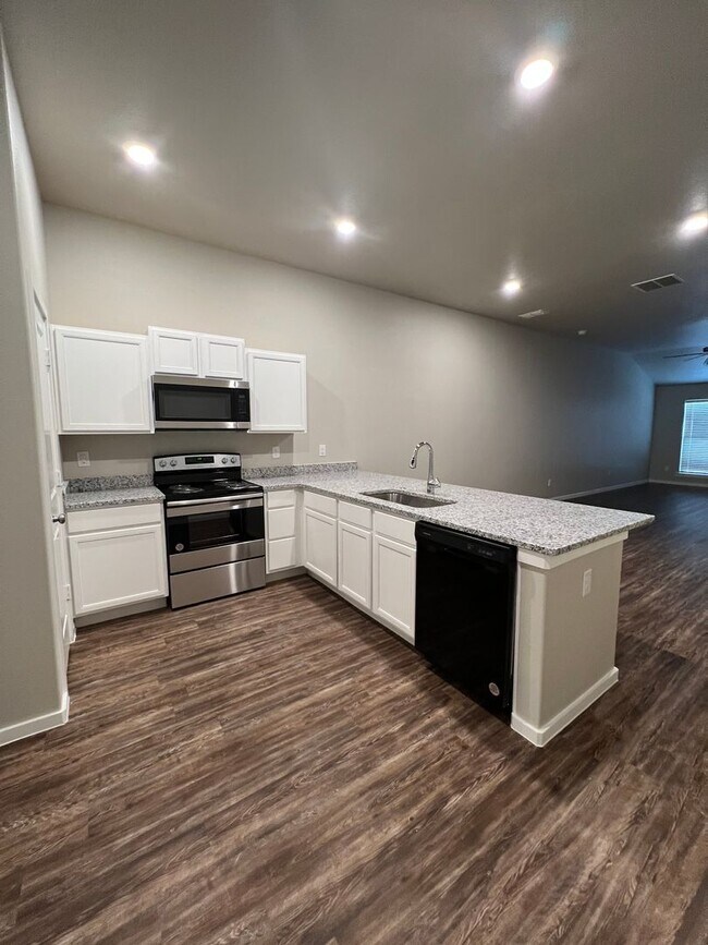 Building Photo - Cypress - 2102