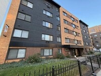 Building Photo - 6040 N Sheridan Rd