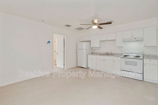 Primary Photo - 1429 E Fillmore St