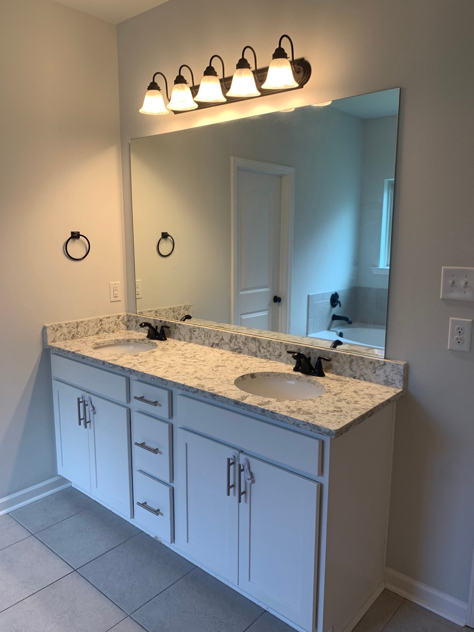 Building Photo - 18315 Dove Hollow Dr