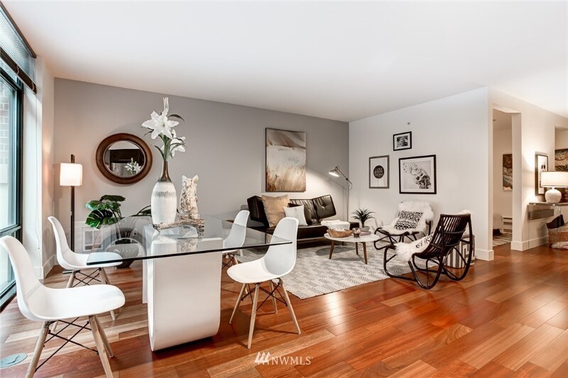 Primary Photo - 2911 2nd Ave