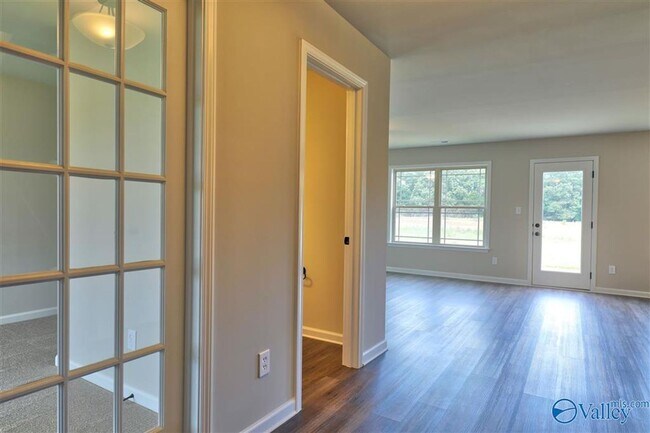 Building Photo - 106 Hulsey Ln