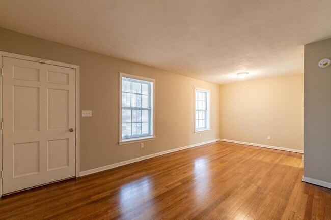 Building Photo - 5121 Ginger Cir