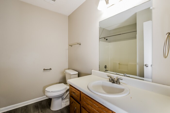 Building Photo - 3513 Hilltop Dr