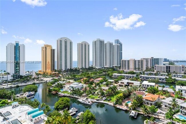Building Photo - 16500 Collins Ave