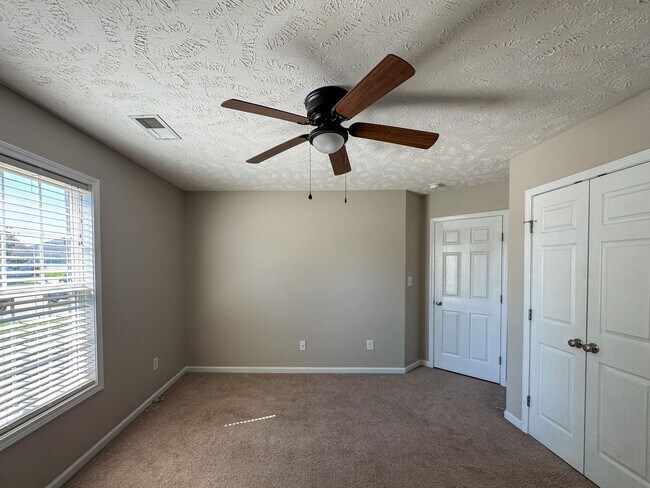 Building Photo - Lovely 4 Bed 2 Bath Home in West Gate