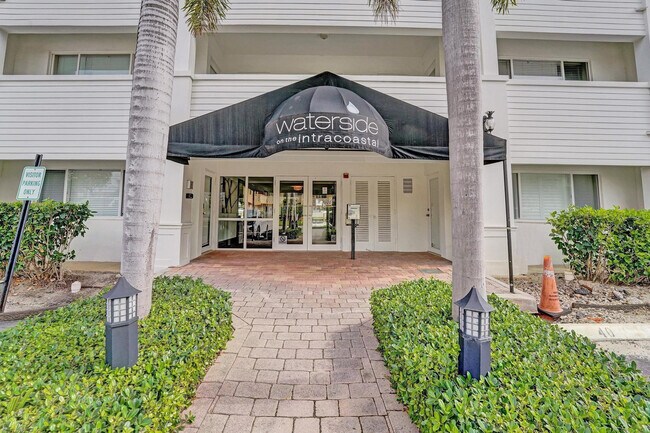 Building Photo - 2895 NE 32nd St