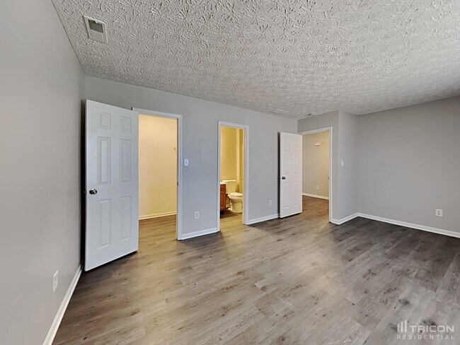 Building Photo - 2613 Cooper Pointe Cir