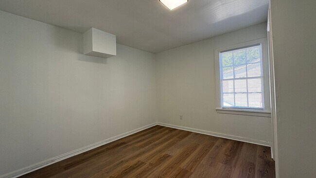 Building Photo - 111 Park Pl