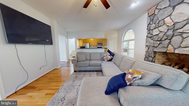 Building Photo - 9811 Fendale Ln