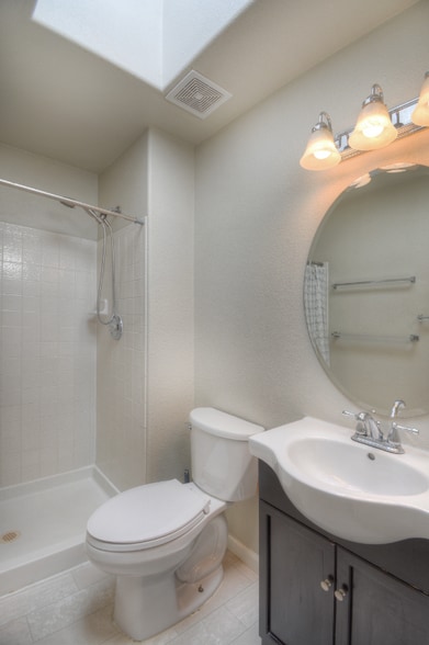 Building Photo - 4820 Pathfinder Dr