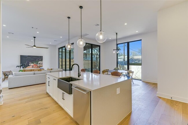 Building Photo - 2401 Trailside Dr