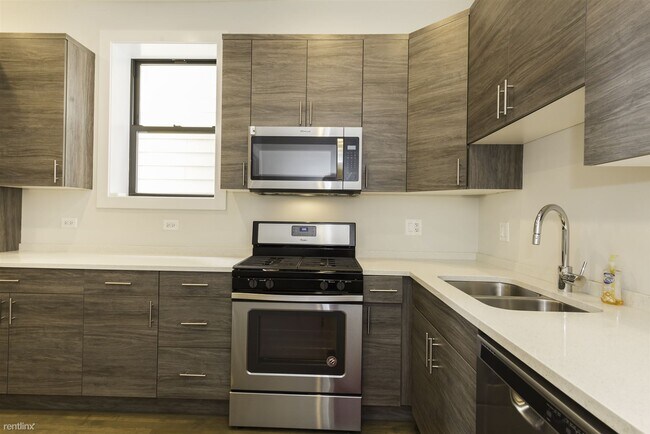 Building Photo - 3223 N Hamlin Ave
