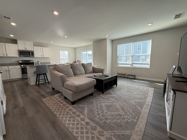 Building Photo - 4 Bedroom Modern Home in York County