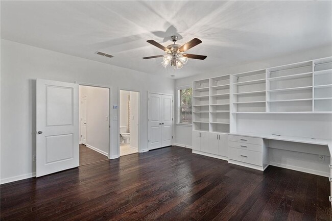 Building Photo - 2836 Broughton Ln SE