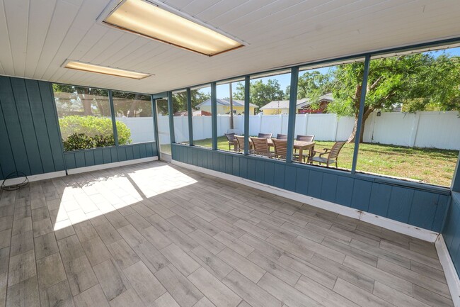 Building Photo - 3 Bed 2 Bath South Lakeland Home for Rent