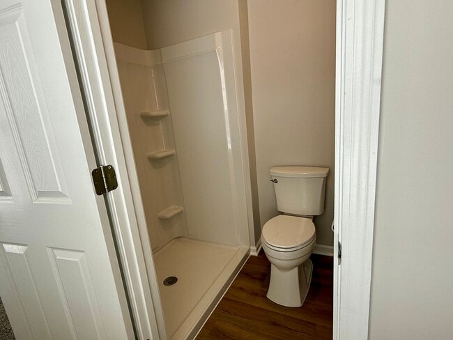 Building Photo - GOLDENVALLEY_390