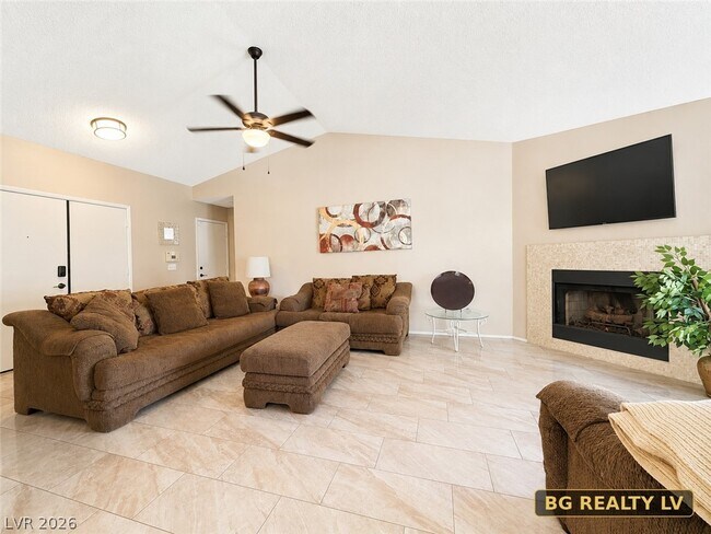 Building Photo - 6600 Light Breeze Dr