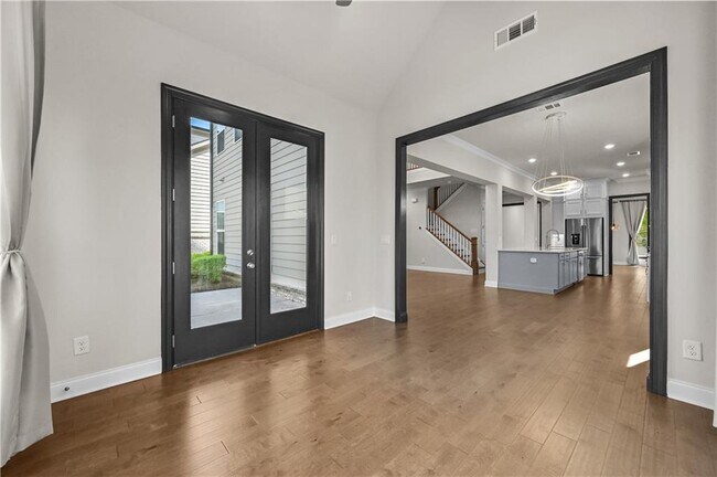 Building Photo - 3475 Benedict Pl