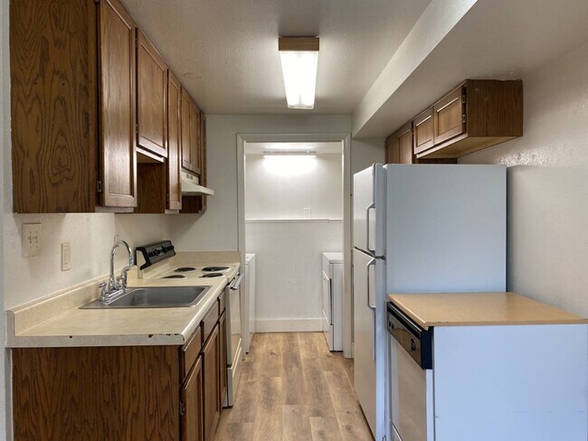 Building Photo - 2 Bed 1 Bath Duplex in Country Setting - NW Ft. Collins