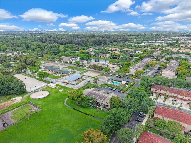 Building Photo - 4930 S University Dr