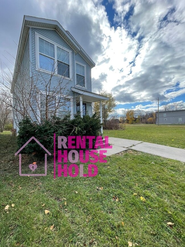 Building Photo - Completely Redone 3 Bed 1.5 Bath Rental!