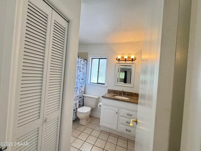 Building Photo - 1916 Seclusion Dr