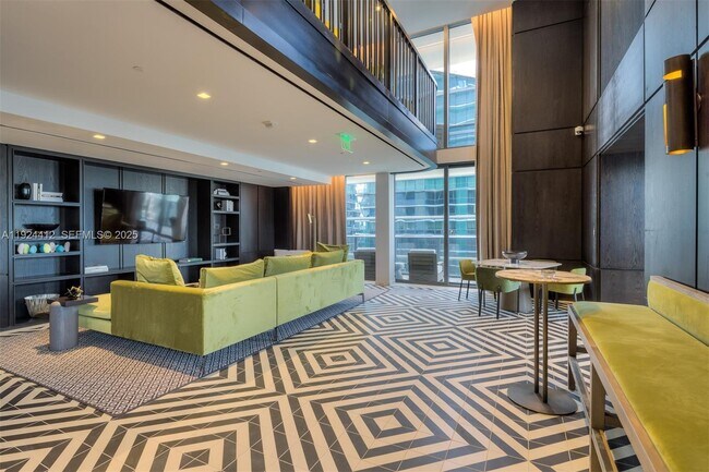 Building Photo - 801 S Miami Ave