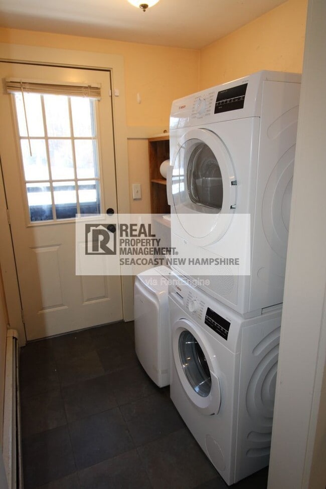 Building Photo - 19 Foyes Ln