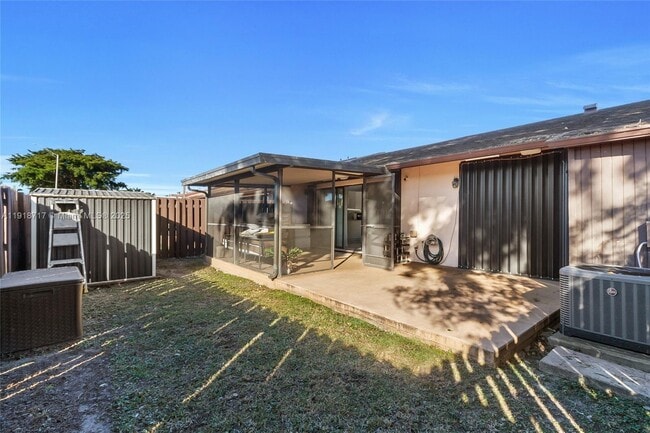 Building Photo - 4456 SW 136th Pl