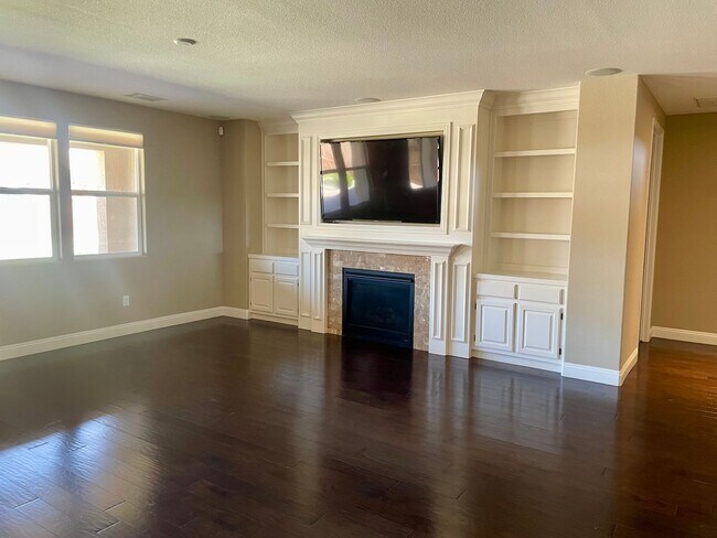 Building Photo - Stunning Single-Level Toll Bros. Home in Gated Damonte Ranch Community