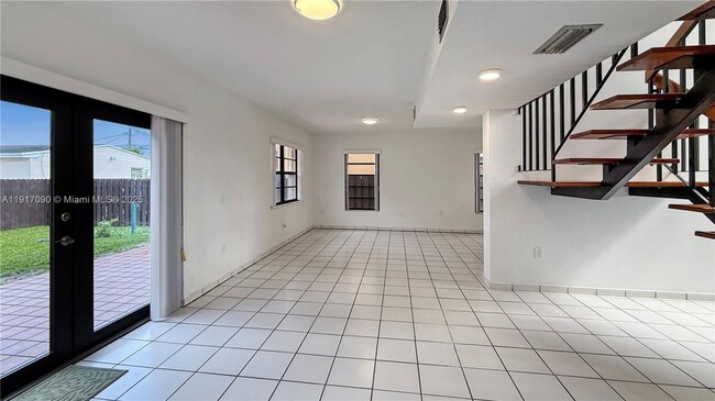 Building Photo - 8877 SW 36th St