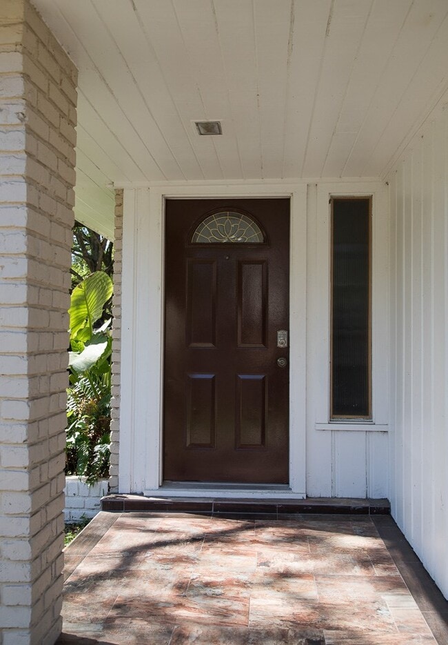 Building Photo - 9010 Linkmeadow Ln