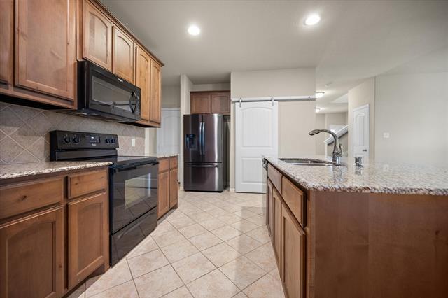 Building Photo - 7165 Mohegan Dr