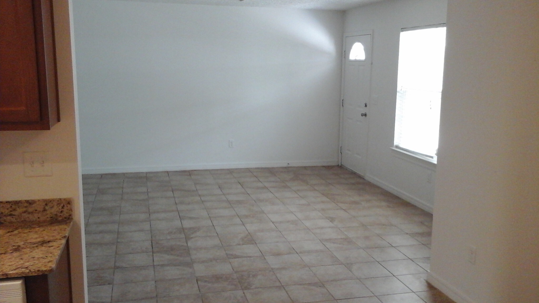 Building Photo - 1618 S Ave G Ave