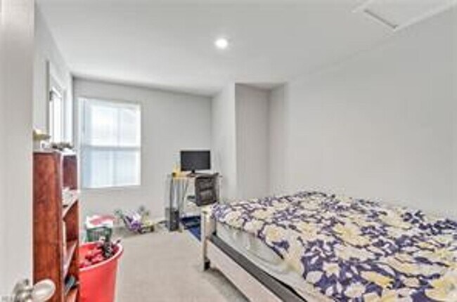 Building Photo - Call Sabrina Thomas at 757-767-0767 for more information