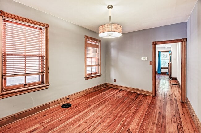 Building Photo - Charming and unique 3 bedroom, 3 bath townhome near Brandywine River and Zoo