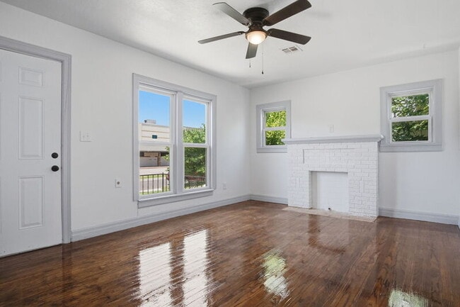 Building Photo - 1236 SW 30th St