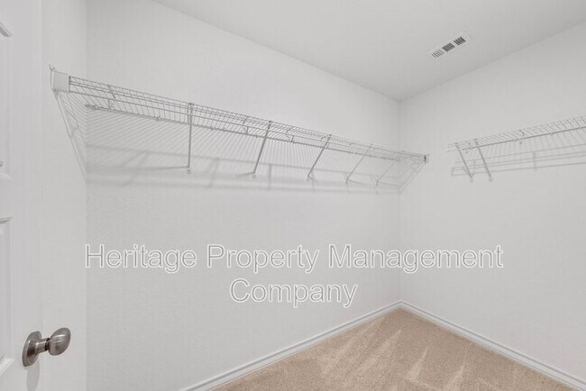 Building Photo - 817 Heartseed Ave