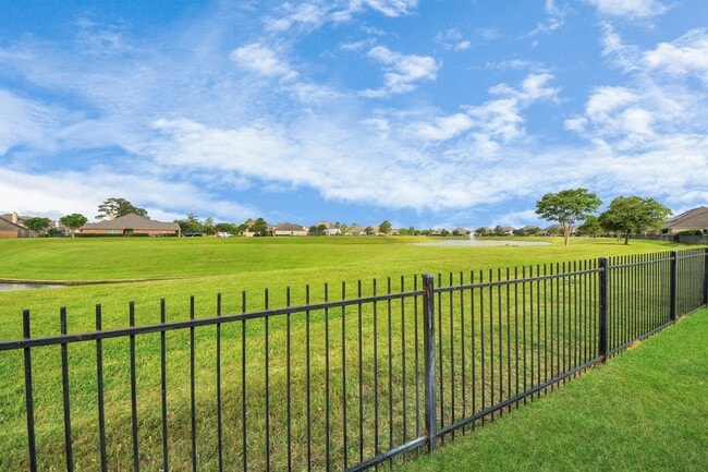 Building Photo - 14311 Lakepointe Bend Ln