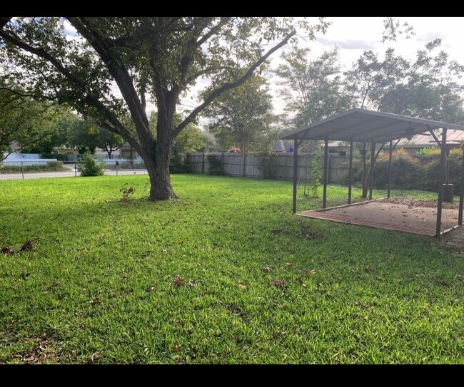 Building Photo - 1344 Azalea Ln