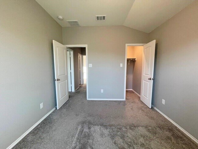 Building Photo - 16612 Brogan Ln