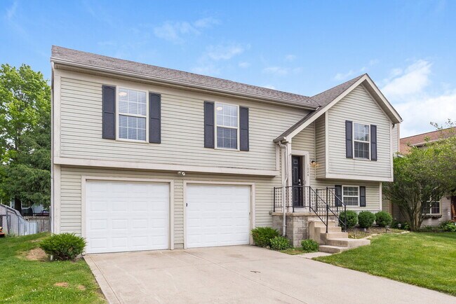 Building Photo - 1024 Esther Dr