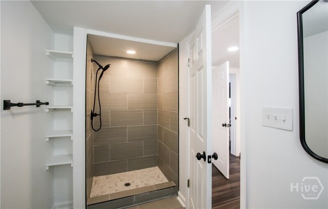 Building Photo - 1904 E 51st St