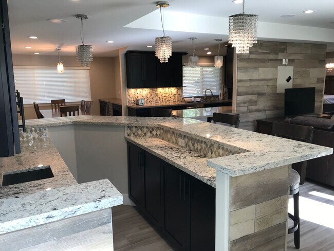 Building Photo - Gorgeous 3 bedroom home available now