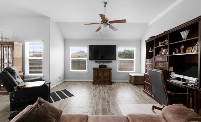 Building Photo - 3042 Besterio Dr