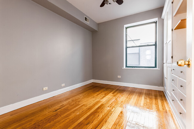 Building Photo - One Bedroom in South Shore Available Now!