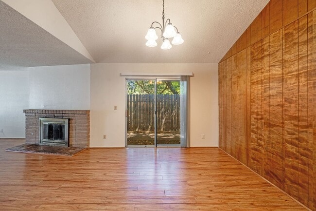 Building Photo - 4830 Suncrest Way