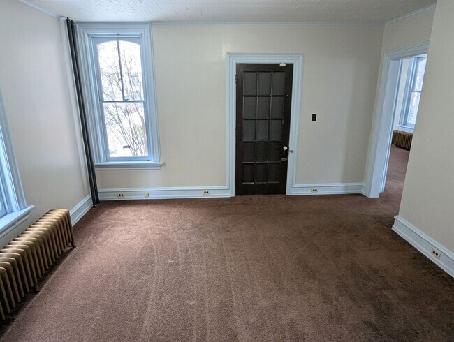 Building Photo - 716 Market St